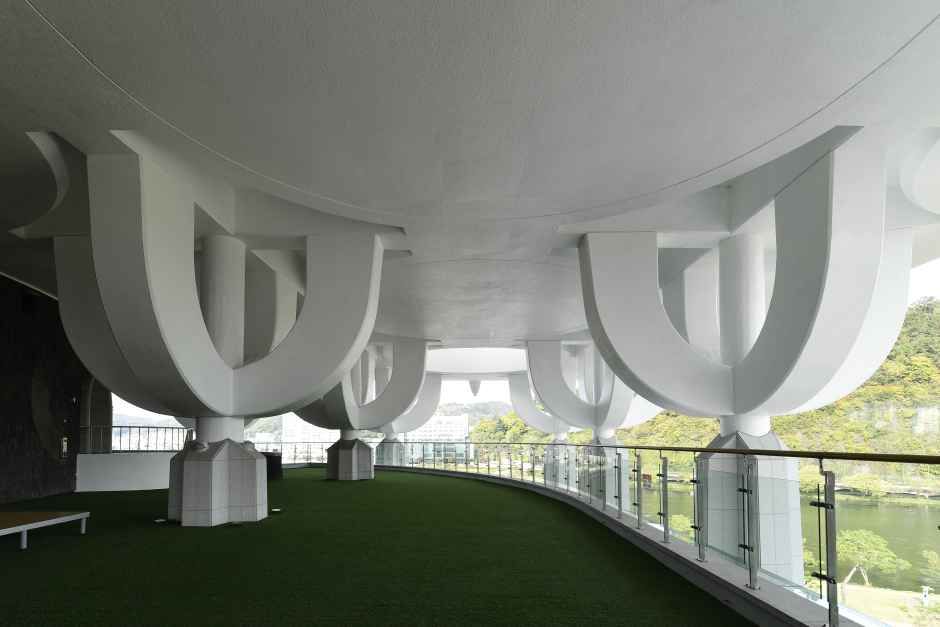 thumbnail-경상남도문화예술회관-12