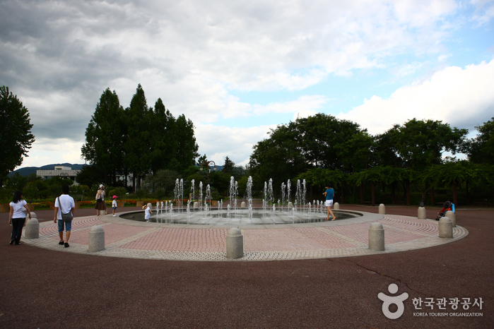 Gangwon-do Provincial Flower Garden (강원도립화목원)
