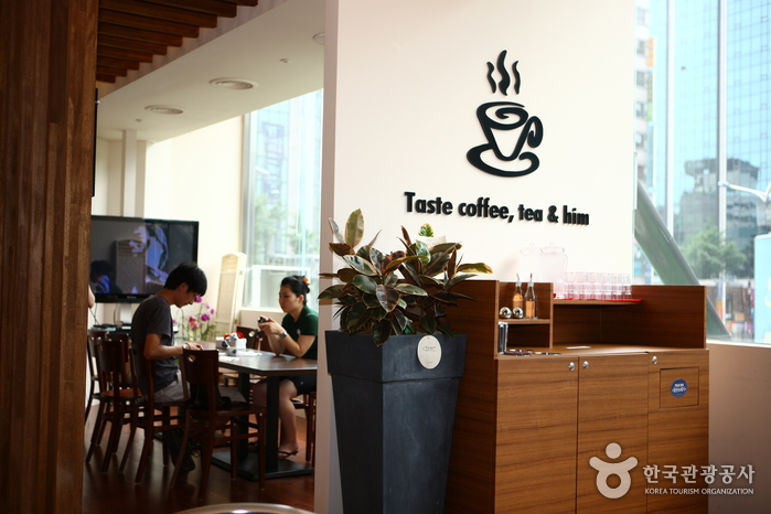 Café TEA’US Myeongdong 1st Branch