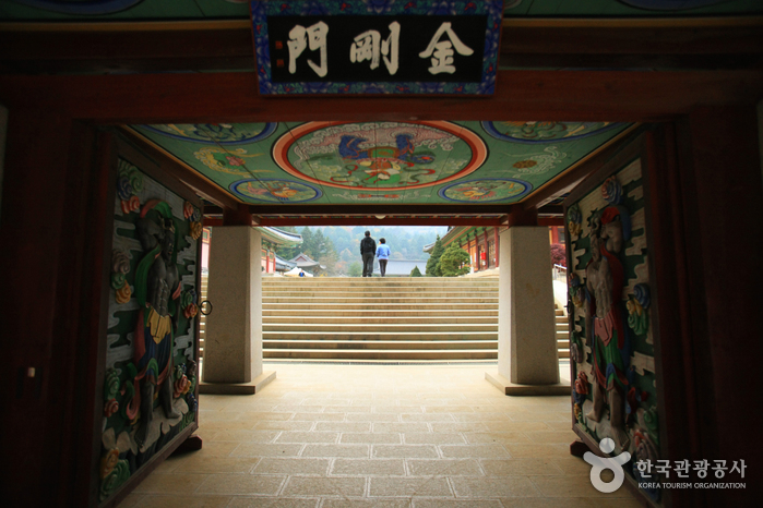 Woljeongsa Temple (오대산 월정사)