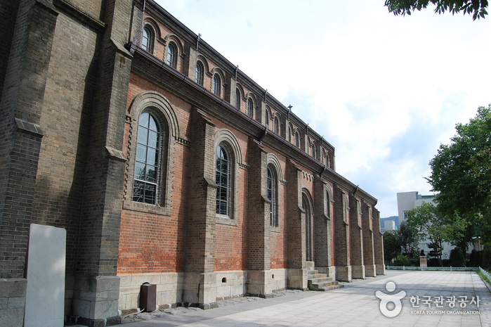 Jeondong Catholic Church (전주전동성당)