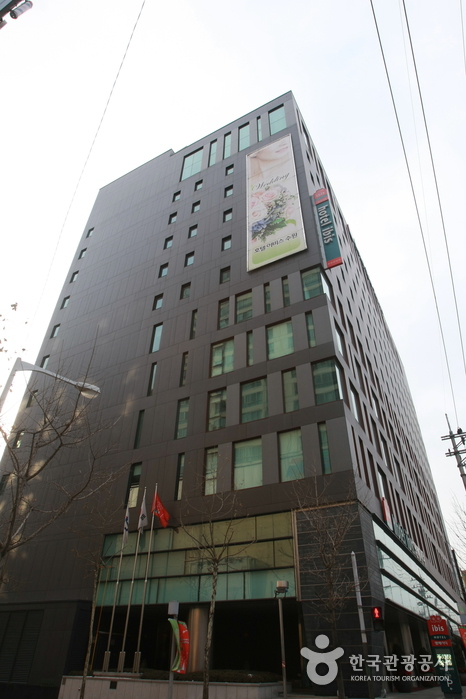 Ibis Ambassador Suwon (이비스 앰배서더 수원)