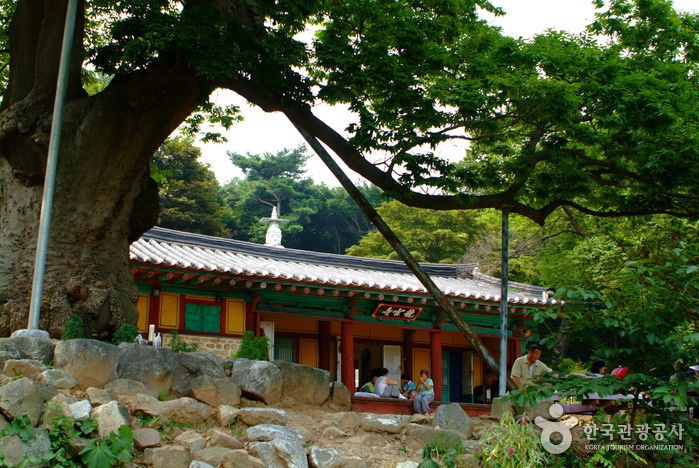 Yonggungsa Temple (I...