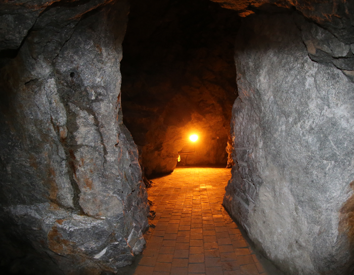 Пещера Кванмён (광명동굴)
