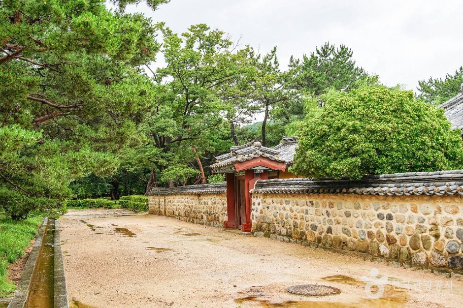김해수로왕릉