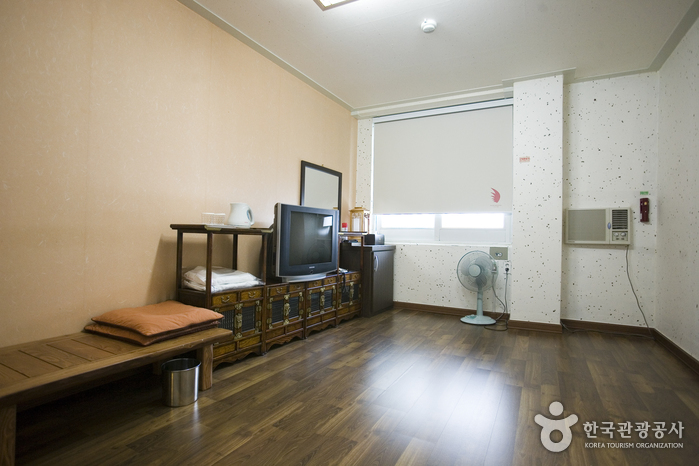 BENIKEA Jeonju Hansung Tourist Hotel (베니키아 전주한성관광호텔)