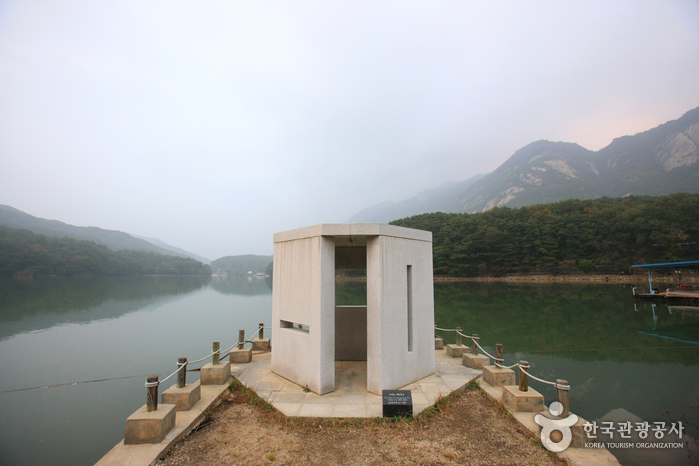 Sanjeong Lake (포천 산정호수)