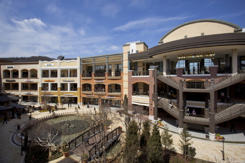 Paju Premium Outlets (파주 프리미엄아울렛)