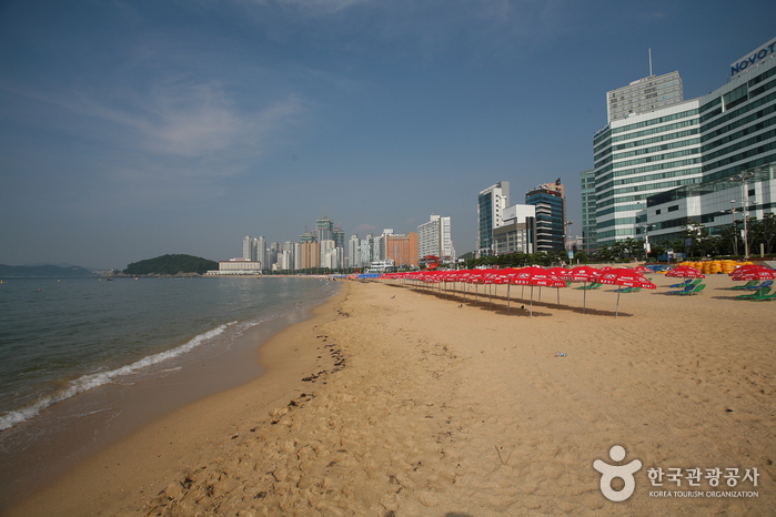 Gwangalli Beach (광안리해수욕장)
