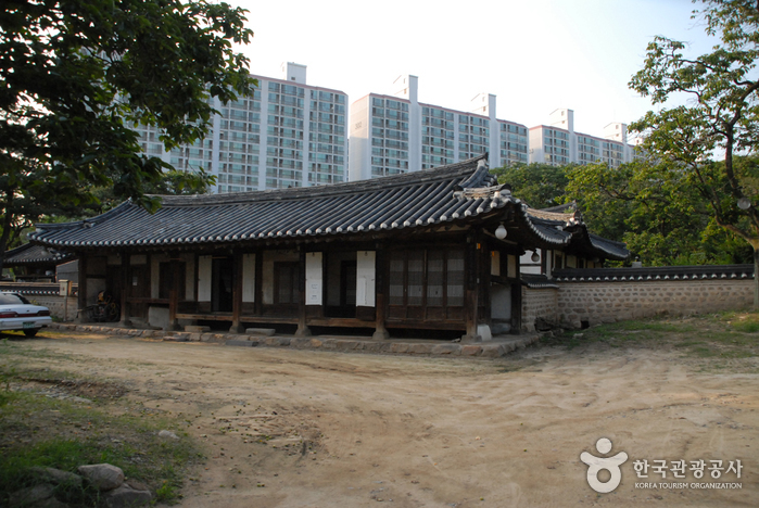 thumbnail-Daejeon Hoedeok Dongchundang Park (대전 회덕 동춘당 공원)-11