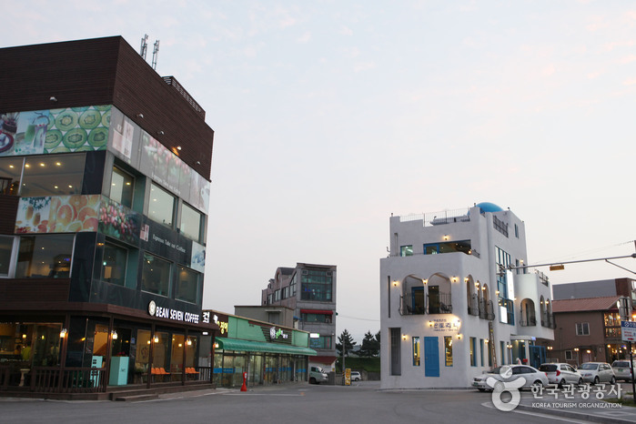 Ŀ�����Ǳ�� 1970~80��� û��鿡�� ����޾Ҵ� �ȸ��� Ŀ�ǰŸ� ǳ��