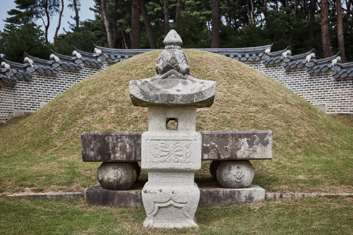 Königliches Grab Sareung [UNESCO Weltkulturerbe] (남양주 사릉(정순왕후) [유네스코 세계문화유산])