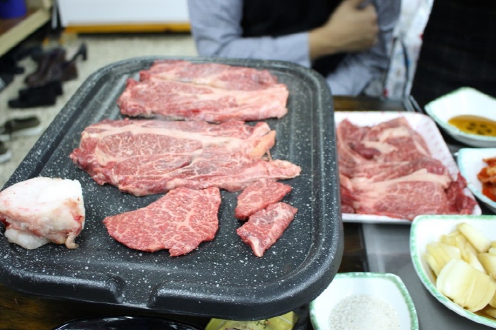 馬場畜産物市場（마장 축산물시장）