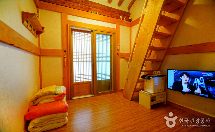 Jeonju hanok house [Korea Quality] / 전주 한옥숙박체험관 [한국관광 품질인증]