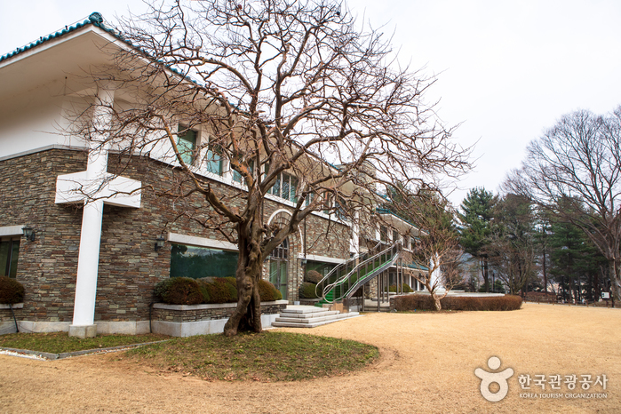 Cheongnamdae Presidential Villa (청남대)