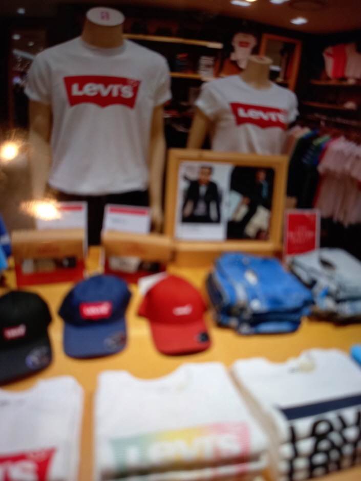 Levi’S - Lotte Seoul Station Branch [Tax Refund Shop] (리바이스 롯데서울역)