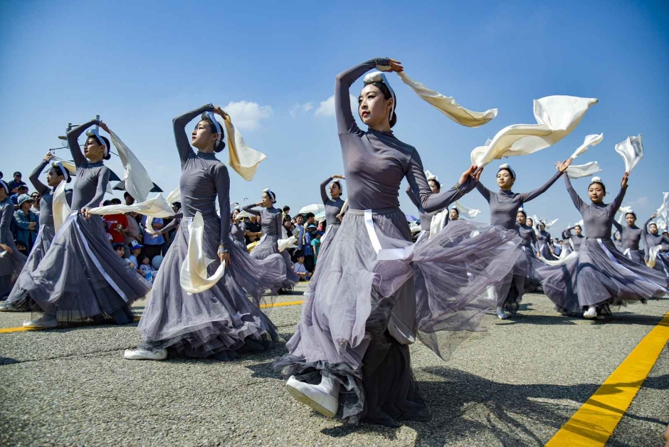 華城船遊び祭り（화성 뱃놀이 축제）