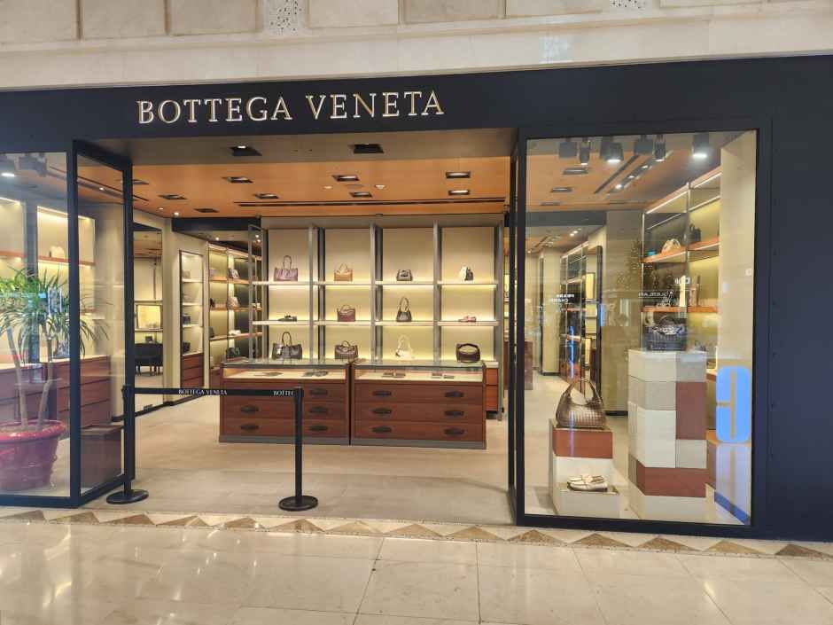 Bottega Veneta - Hyundai Department Store Mokdong Branch [Tax Refund Shop](보테가베네타 현대백화점 목동점)