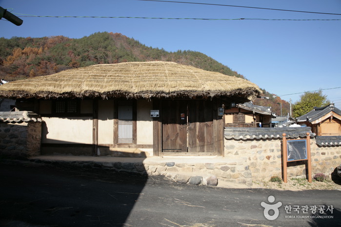 Juwangsan Seongcheondaek House (주왕산 성천댁)