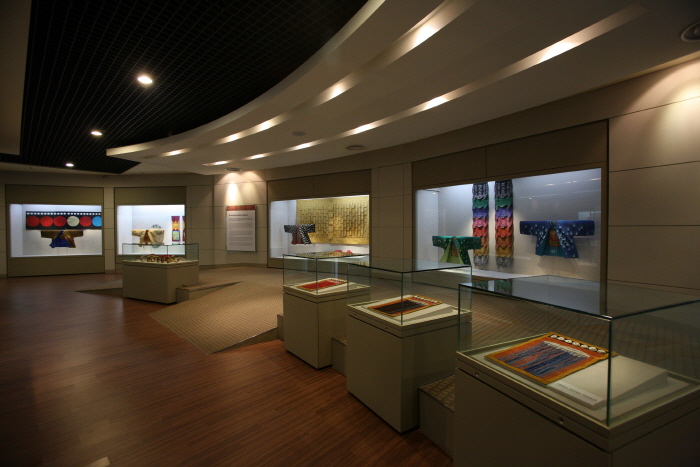 Sookmyung Women's University Chung Young Yang Embroidery Museum (숙명여자대학교 정영양자수박물관 (서울))