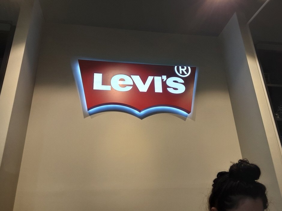 [事後免稅店] Levi's (樂天折扣購物中心金海店)(리바이스 롯데아울렛 김해점)