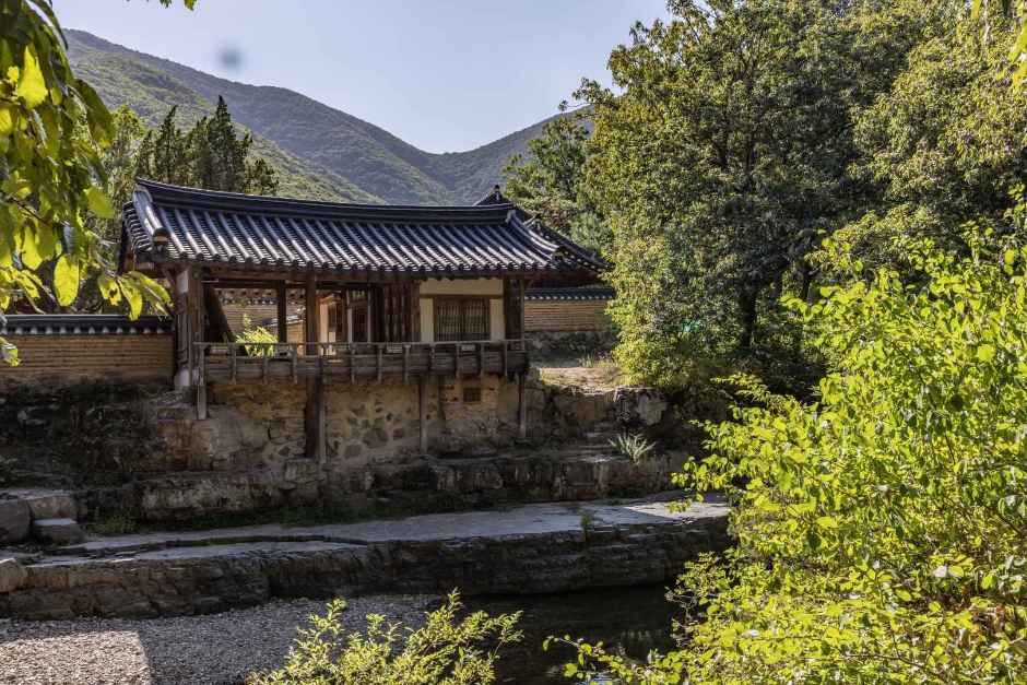 Dokrakdang House (경주 독락당)