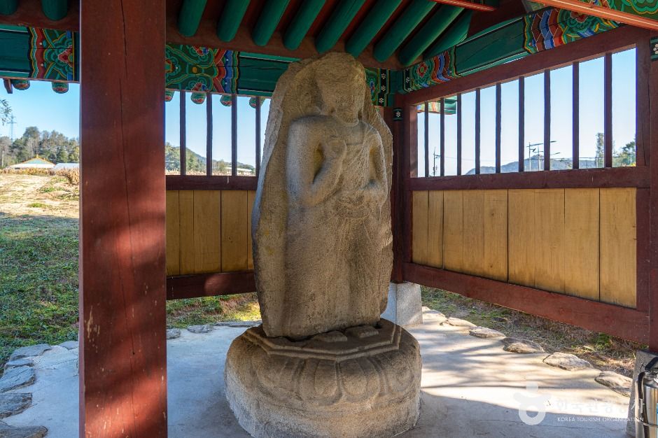 제천 시곡리 석조여래입상