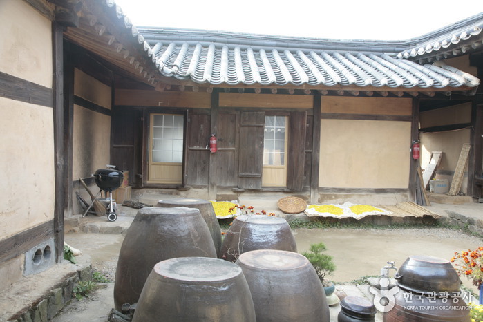Bunnam House (Andong Hahoe Village) (번남고택 - 안동하회마을)