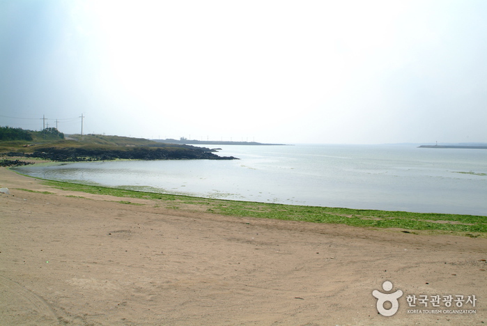 Sinyang Beach (Seopjikoji) (신양 섭지코지해변)