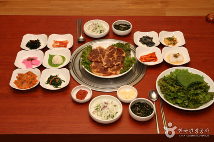 Songjeonggwan (우륵갈비-구.송정관)