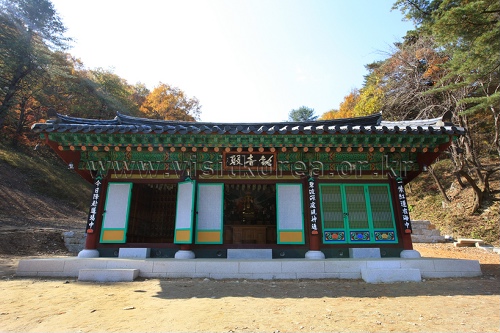 Guryongsa Temple (구룡사)