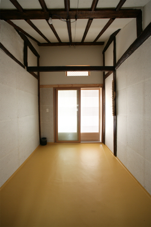 Yeonhui Gallery (연희갤러리)