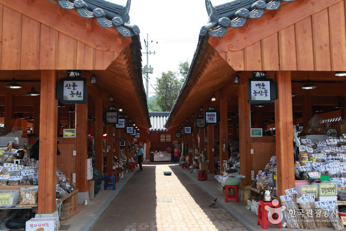 河東花開市場(하동 화개장터)