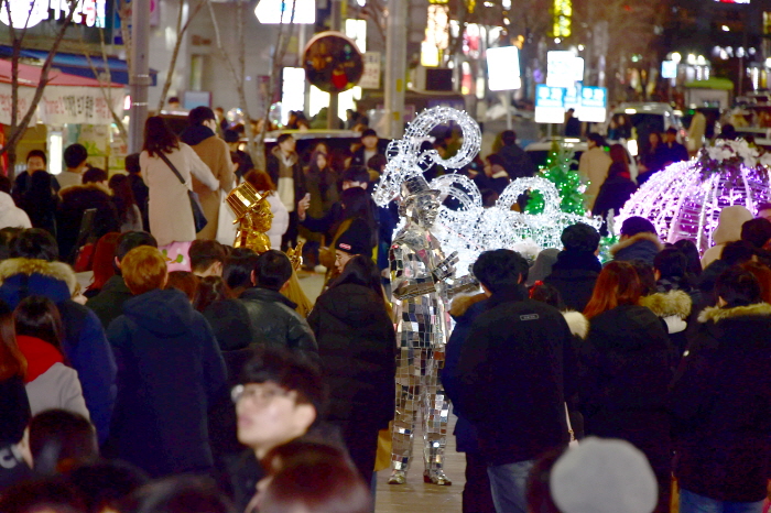 Marché de Noël 2019 à Sinchon (신촌 크리스마스마켓 2019)1