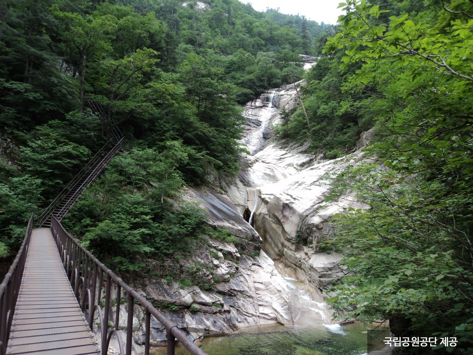 Seoraksan National Park (Inner Section) (설악산국립공원 (내설악))