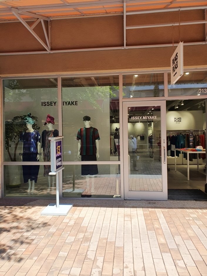 Issey Miyake - Yeoju Premium Outlets Branch [Tax Refund Shop] (이세이미야케 여주아울렛)