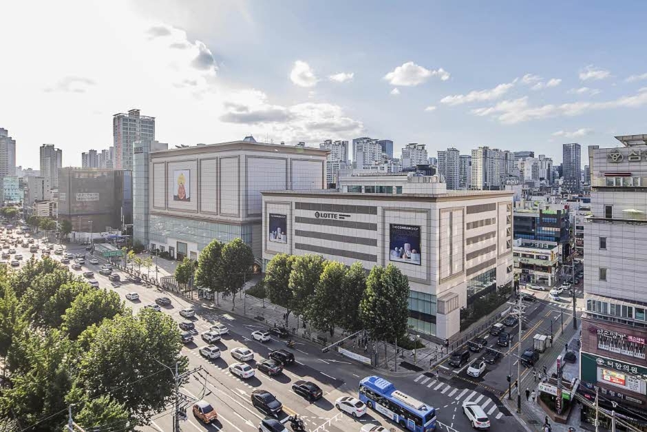 LOTTE Department Store - Gangnam Store (롯데백화점 강남점)