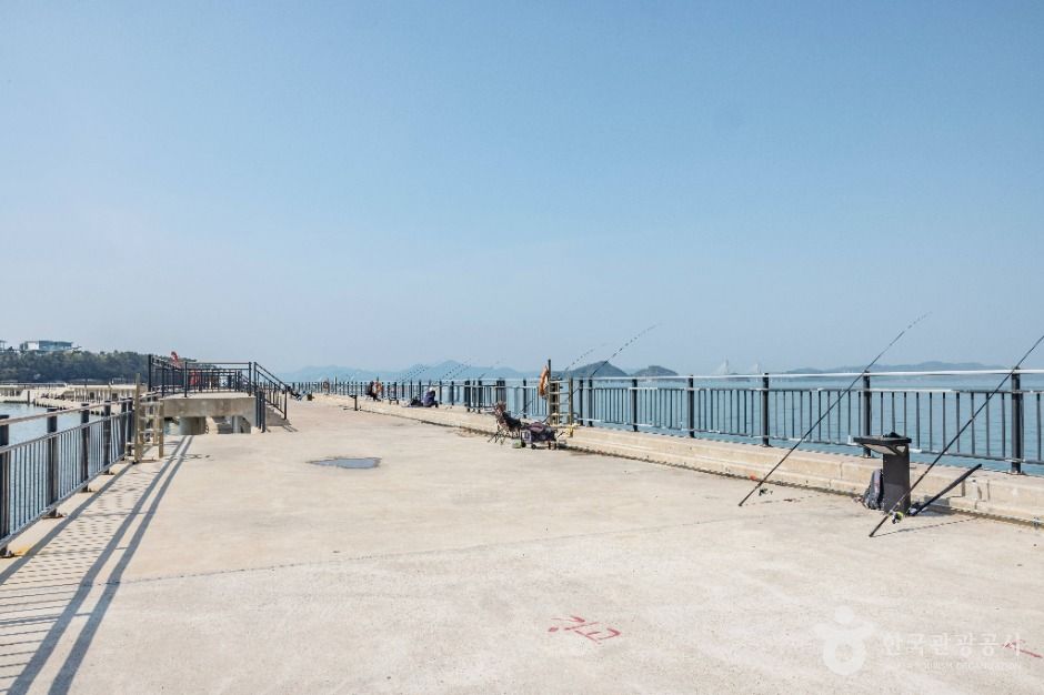 천성항 방파제등대