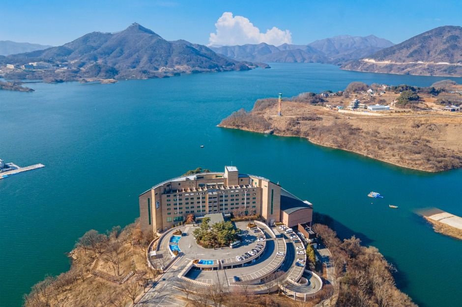 thumbnail-청풍리조트-0