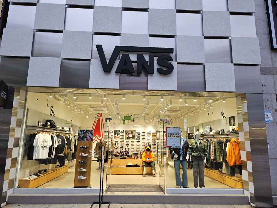 [事後免税店] VANS（ヴァンズ）・クァンボク（光復）店(반스 광복점)