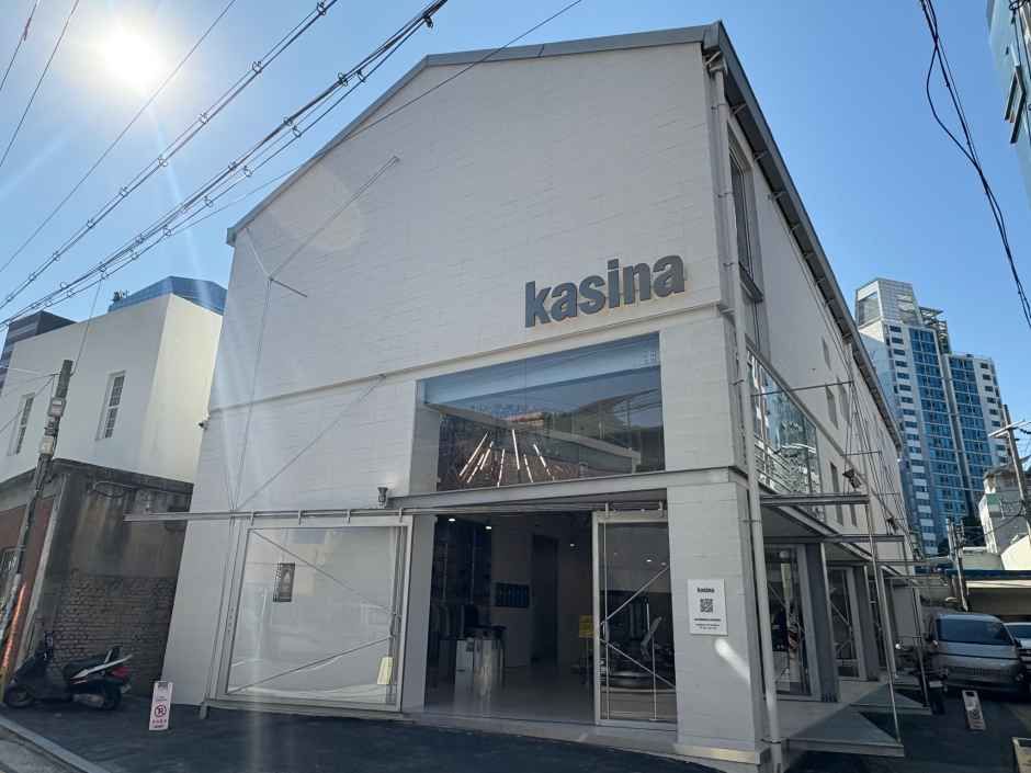 [事後免税店]kasina（カシナ）・ソンス（聖水）店(카시나 성수점)