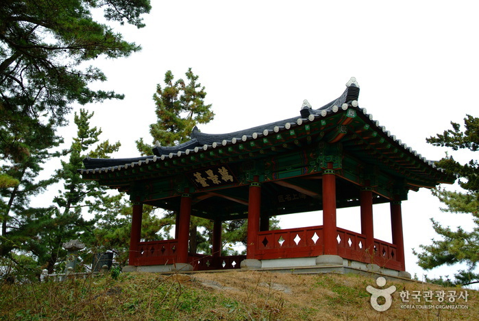Mangyeongdae Pavilion (만경대)
