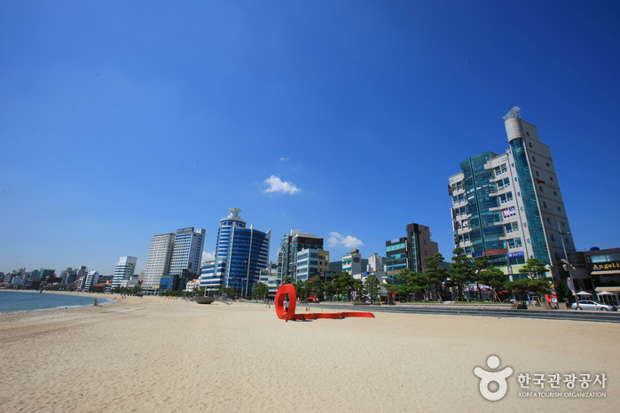 Gwangalli Beach (광안리해수욕장)