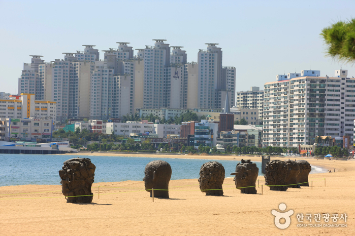 Gwangalli Beach (광안리해수욕장)