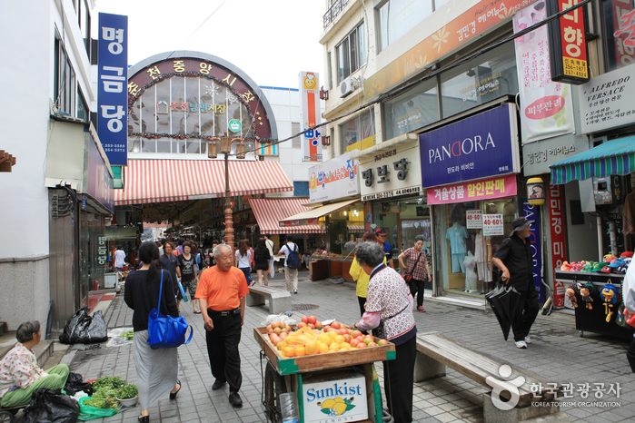 春川浪漫市场(原，中央市场)춘천 낭만시장 (구. 중앙시장)1