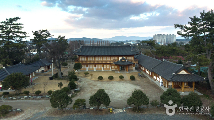 Namhyangjae Hanok Stay  [Korea Quality] / 남향재한옥체험[한국관광 품질인증]