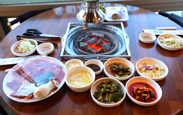 Pyeongchang Hanu Maeul Daegwallyeong (평창한우마을대관령식당)