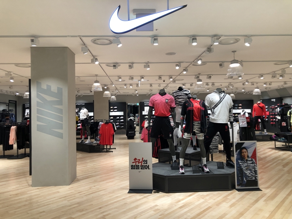 Nike - Lotte Bundang Branch [Tax Refund Shop] (나이키 롯데분당)
