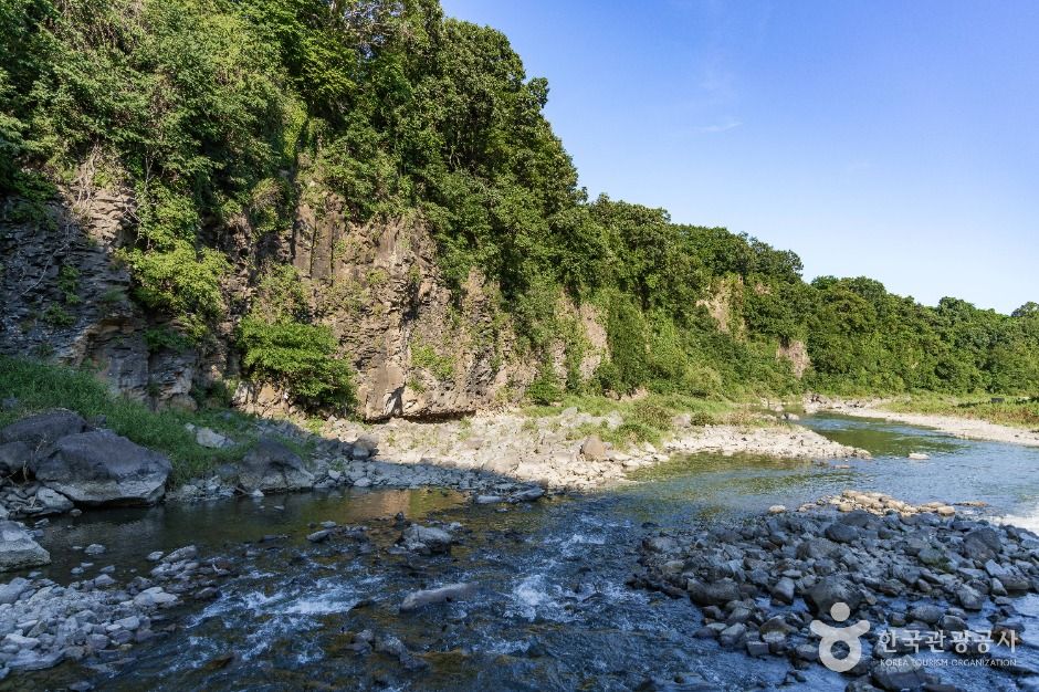 차탄천 주상절리 (한탄강 유네스코 세계지질공원)