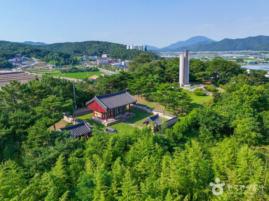 우륵기념탑
